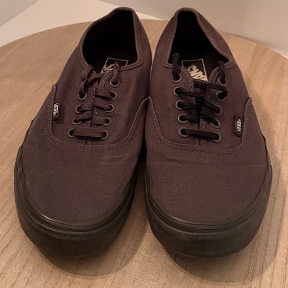 Vans Authentic Low Top Canvas Sneakers Black Men’s Size 11 Skate Casual Shoes - Picture 2 of 8